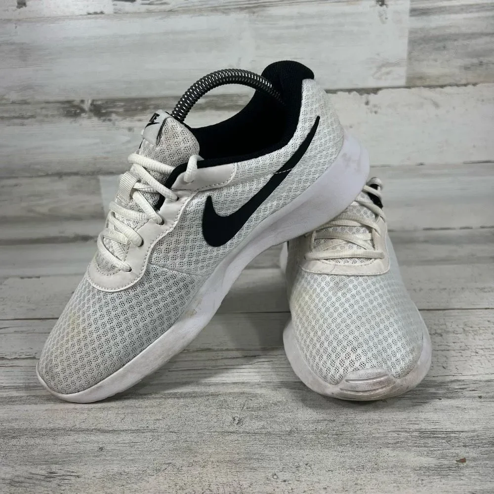 Nike Womens Tanjun Lace Up Running Athletic Sneakers White Size‎ 8.5